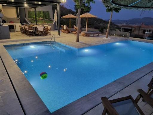 "Stergiou Luxury Apartment 2Nd Floor" Με Κοινη Πισινα Saronida Exterior photo