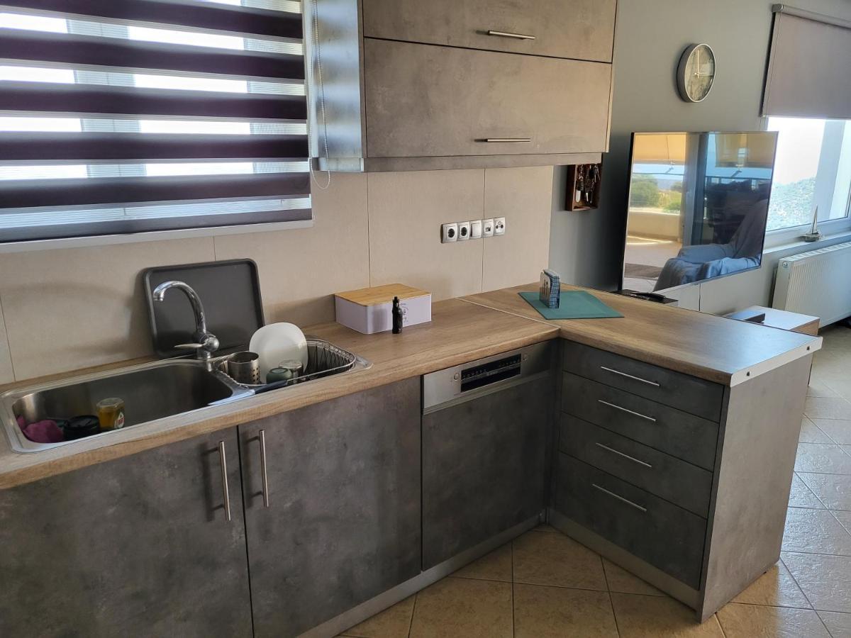 "Stergiou Luxury Apartment 2Nd Floor" Με Κοινη Πισινα Saronida Exterior photo
