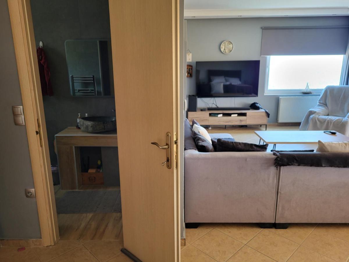 "Stergiou Luxury Apartment 2Nd Floor" Με Κοινη Πισινα Saronida Exterior photo