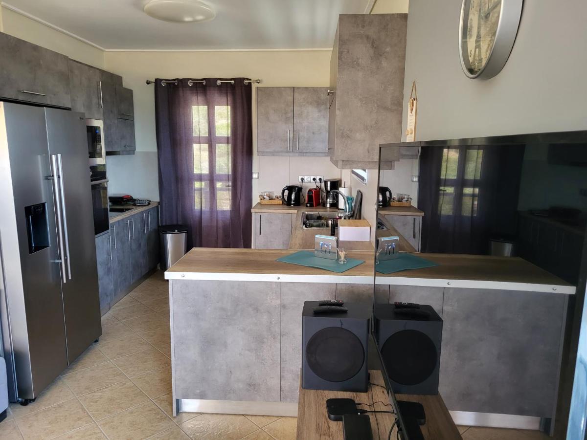 "Stergiou Luxury Apartment 2Nd Floor" Με Κοινη Πισινα Saronida Exterior photo