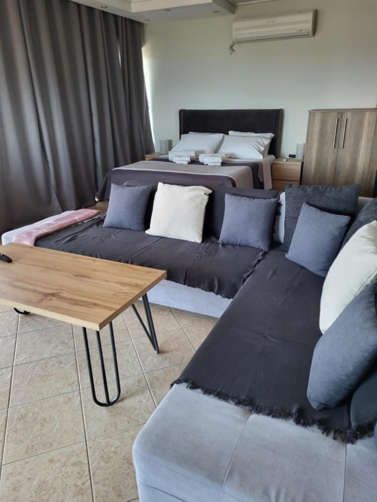 "Stergiou Luxury Apartment 2Nd Floor" Με Κοινη Πισινα Saronida Room photo